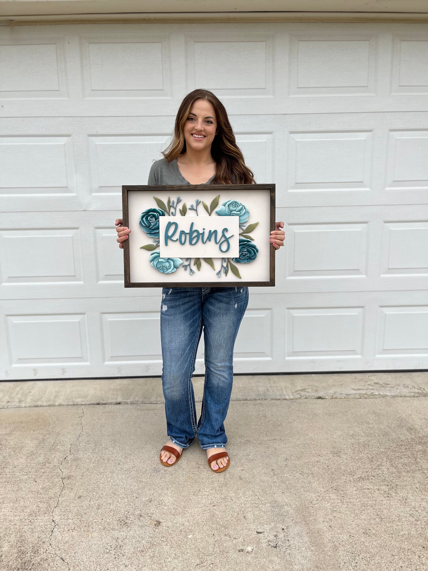Robins Floral Name Sign